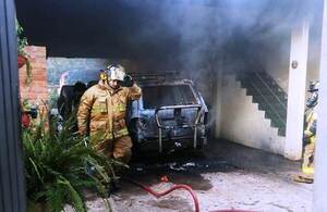 Incendio de vehículo en Luque •