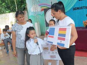 Destacan apoyo de la familia en feria pedagógica - Nacionales - ABC Color