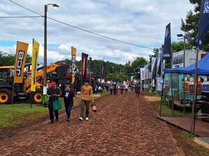 Se inició la Expo Agrodinámica en Hohenau  - Economía - ABC Color