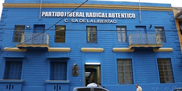 La bandera azul se sigue destiñendo - La Tribuna