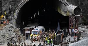 La Nación / Rescatan a obreros de un túnel