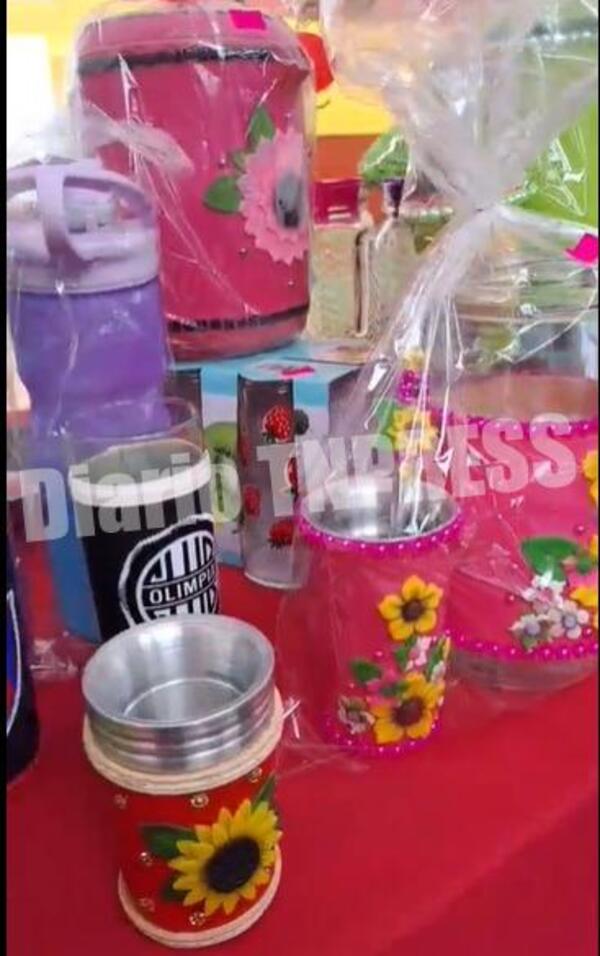 Emprendedores exponen sus productos y escuchan a especialistas en la UNE – Diario TNPRESS