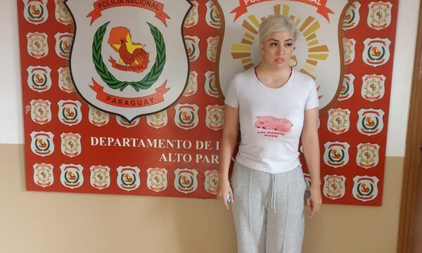 Detienen a mujer que coimeaba para hacer desaparecer expedientes fiscales