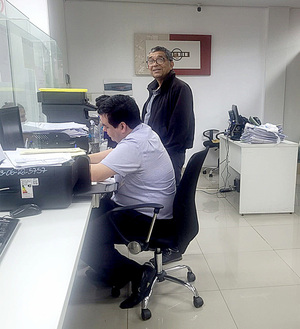 Director regional de Migraciones de CDE “capitanea” equipo de gestores - La Clave