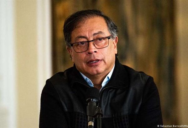 Gustavo Petro pide investigar mensajes en los que piden su muerte