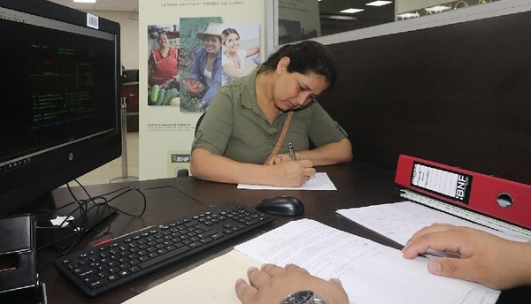 Diario HOY | Presentan nuevo producto financiero para mujeres emprendedoras