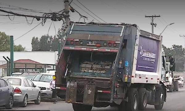 Violentísimo asalto con toma de rehén para ¡llevarse un camión de la basura!