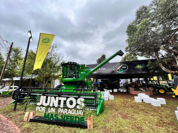 Kurosu & CIA con John Deere presenta lanzamiento y promociones en Agrodinámica 2023