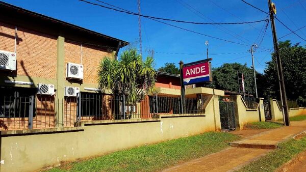 DENUNCIAN SUPUESTA ESTAFA DE FUNCIONARIOS DE LA ANDE EN CURUGUATY - La Voz del Norte