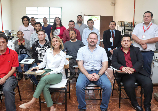 Apuntan a la capacitación y empleo en el SNPP de Alto Paraná - La Clave