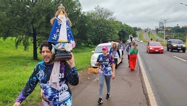 Devotos caminarán con la imagen de la virgen en el hombro durante 7 días