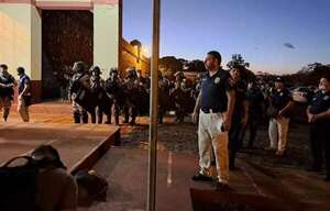 Incautan armas, anotaciones y droga en el Cereso durante allanamiento por caso de asesinato - Policiales - ABC Color