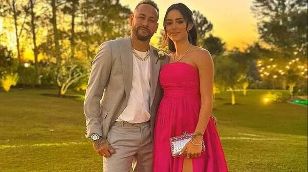 ¡Neymar ligó la roja de su chuli!