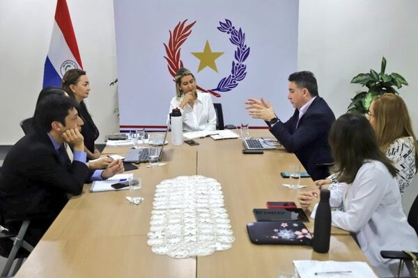 Ministerio de Trabajo y MIC analizan legislación laboral para plataformas de movilidad y delivery - El Trueno