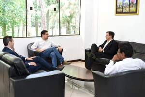 “Landy” Torres y titular de Dinatran proyectan cambiar el sistema de transporte en Alto Paraná - ADN Digital