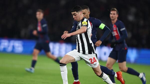 La jugada en la que Miguel Almirón "sacó a pasear" a Kylian Mbappé