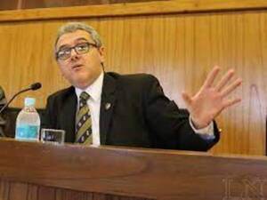 Diario HOY | G. 13 millones de sueldo, no va casi nunca a oficina: acusan a "asesor" de Filizzola