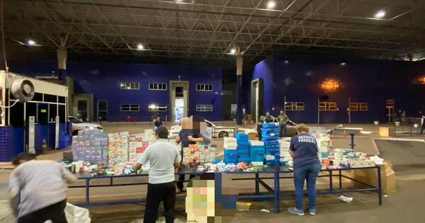La Nación / Dos hermanas paraguayas “caen” en Foz con contrabando por USD 200.000