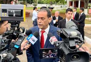 Diputados colorados salvan al ministro Ángel Barchini de una interpelación - Política - ABC Color