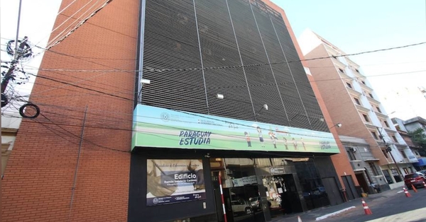 Imputan a funcionario del MEC por presunto robo de cheques