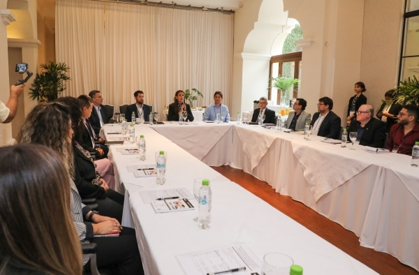 Realizan primer taller sobre políticas industriales - ADN Digital