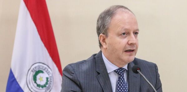 Prioridad del gobierno de Santiago Pe帽a es pagar deuda de US$ 600 millones a constructoras y farmac茅uticas - Revista PLUS