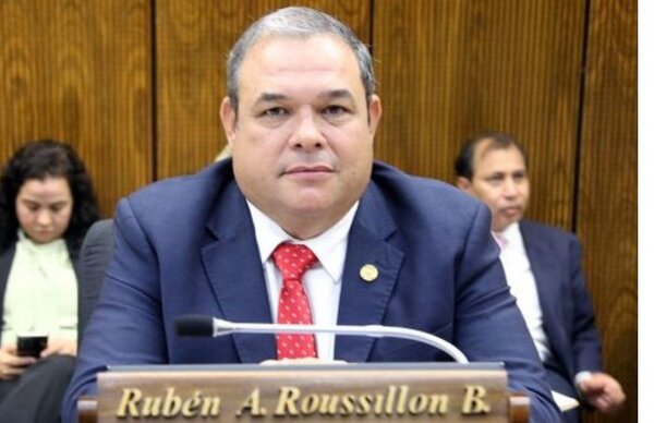 Diputado de Villa Hayes fue desaforado para someterse a juicio sobre lesión de confianza - La Tribuna