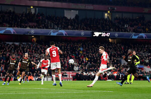 Versus / Arsenal destroza al Lens y vuelve a octavos de Champions después de seis años