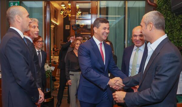 Diario HOY | Peña culmina visita a Italia con interesante encuentro con empresarios