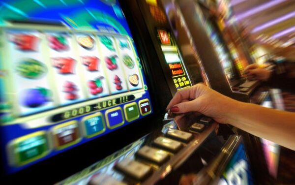 Diputados analizan propuesta para desmonopolizar explotación de juegos de azar - trece