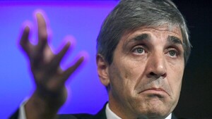 Caputo, un hombre de la órbita Macri, tomará timón de economía argentina