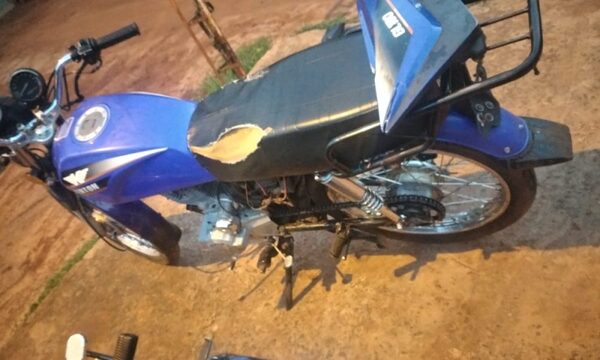 Choque de motocicletas deja heridos