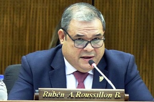 Diputado Roussillón pide su desafuero y fue aprobado por el pleno