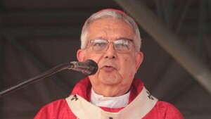 Cardenal radiografía la pobreza y expone a autoridades por “el pecado grave” de la corrupción