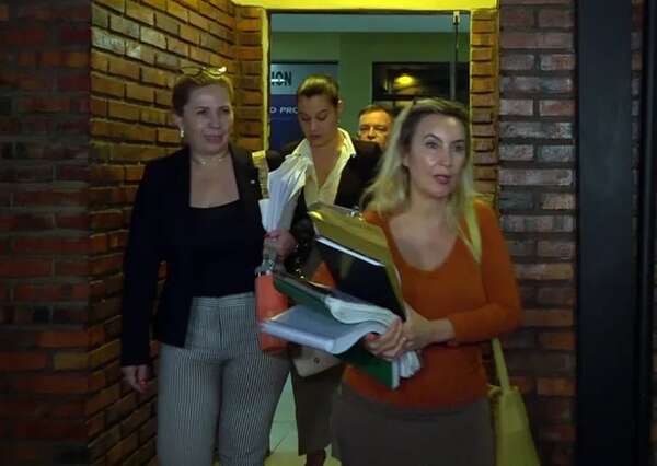 Destituyen al subjefe de Interpol, tras confirmarse que desde su usuario ocultaron “códigos rojos” - Policiales - ABC Color
