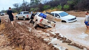 Chaco: Esperada lluvia alivia la sed, pero reflota sempiterno drama vial