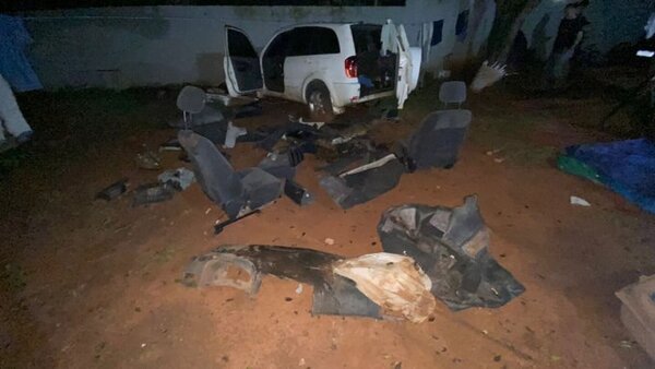 Comitiva allana casa de asaltante abatido en Villa Morra y halla varias evidencias