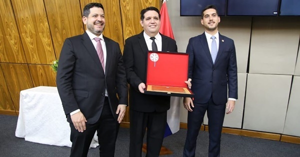 Condecoran a Sergio Cuquejo por su logro en los Latin Grammy - EPA