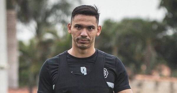 La Nación / Walter, otro que está para emigrar