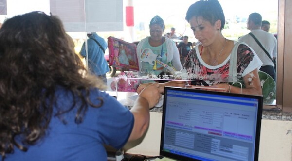 Diario HOY | Paraguay implementa los primeros trámites migratorios en línea