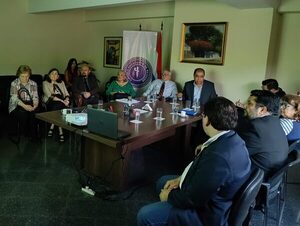 Asesor de la Presidencia califica de “despropósito” tener 40 facultades de medicina · Radio Monumental 1080 AM