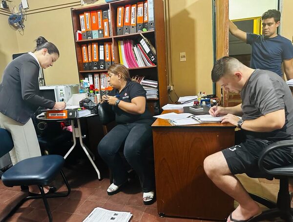Usaron "usuario VIP" para borrar notificaciones rojas de esposa y testaferro de Marset, según fiscala · Radio Monumental 1080 AM