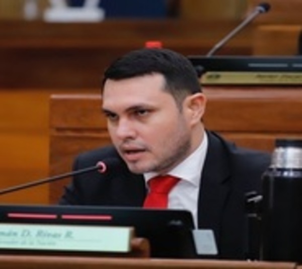 MEC archivó, informe que pedía abrogar título de abogado de Rivas - Paraguay.com