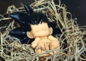 Tranquilo José, no fue la “paloma”: presentan la “evolución” del pesebre con el niñito ¡Goku!