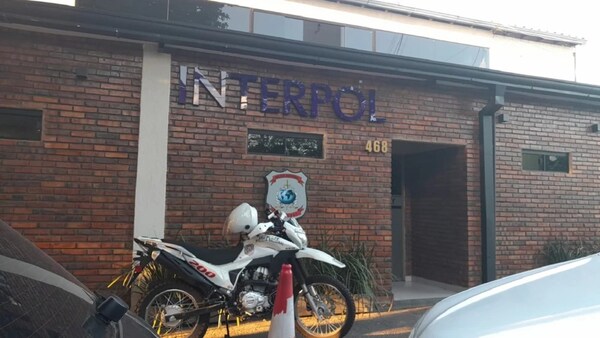 Tras allanamiento a Interpol, detuvieron a tres policías por levantar código rojo a esposa de Marset