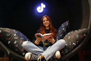 Los 'Booktokers' de TikTok: las nuevas formas de promover la lectura en la FIL de México - MarketData