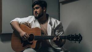 "Miles de lunas después", cantante nacional lanzó sus canciones