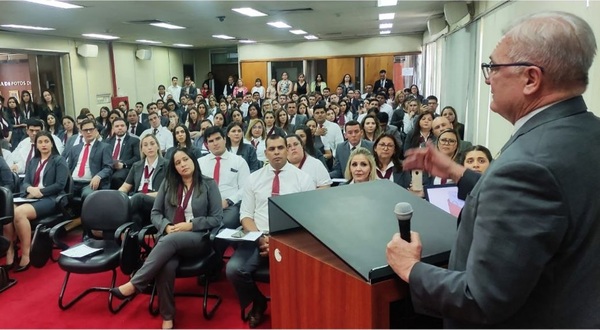 Diario HOY | Fiscalía suma 120 nuevos asistentes fiscales para varios puntos del país