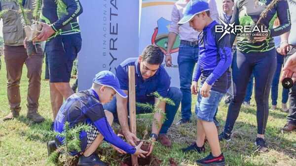 Encarnación: Reforestan Costanera con plantines en peligro de extinción - Unicanal