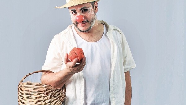 Unipersonal Bajo la naranja en el Salazar